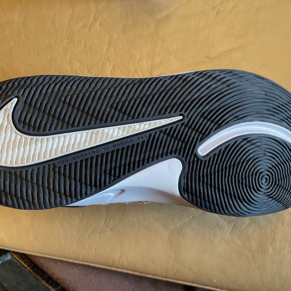 Size 4Y Nike team hustle. - Picture 4 of 4
